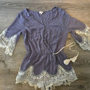 Umgee Romper Womens Medium Gray Lace Trim Bell Sleeve Faux Wrap Tassel Tie